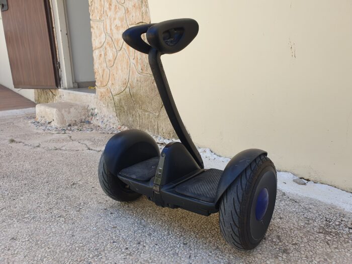 ⁦רכינוע חשמלי מיני רובוט 700W 36V Bluetooth טווח 25 ק"מ, מהירות 19 קמ"ש - יד שניה⁩ – תמונה ⁦7⁩